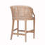Tabouret de comptoir fabriqué à la main en rotin avec siège en lin confortable et pieds en bois massif, idéal pour les cuisines modernes et les espaces de salle à manger.-1198078962