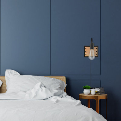 Oakland Plug-in Armed Sconce