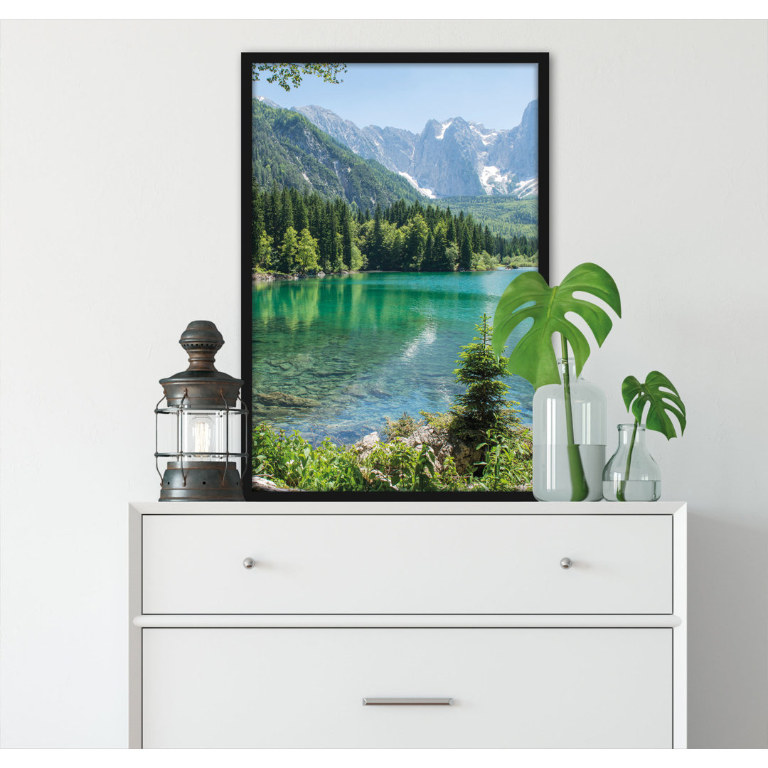 Gerahmtes Poster Bergsee mit Wald