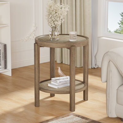 Ensemble de 2 tables d'appoint rondes en rotin de 48 cm (19 pouces) avec rebord surélevé et tablette de rangement à 2 niveaux, chêne caramel recyclé