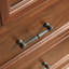 Armoire d'appoint en noyer massif