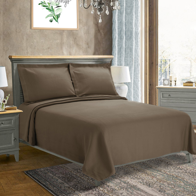 Superior Solitaire Waffled Matelassé Bedspread Set with Shams, King Bedspread + 2 Shams, Taupe