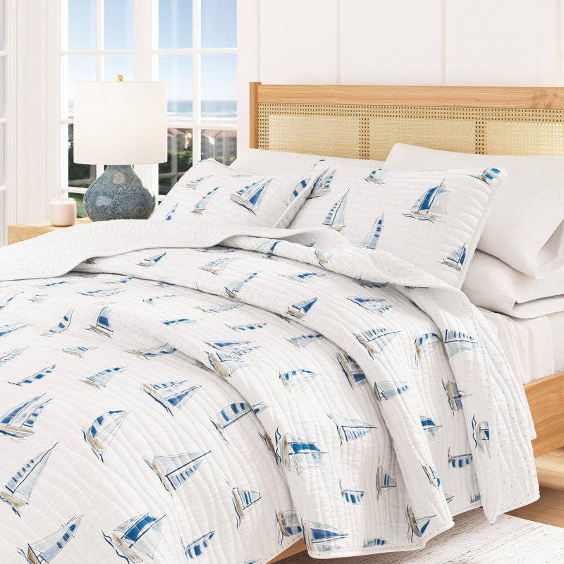 Blue Seashell Reversible Quilt Set with Shams, Twin / Twin XL Quilt + 1 Standard Sham, Blue Watercolor Sailboats