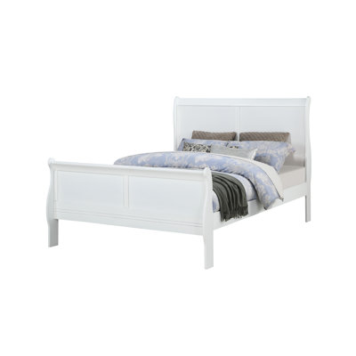 Classic Sleigh Bedroom Set in White Finish