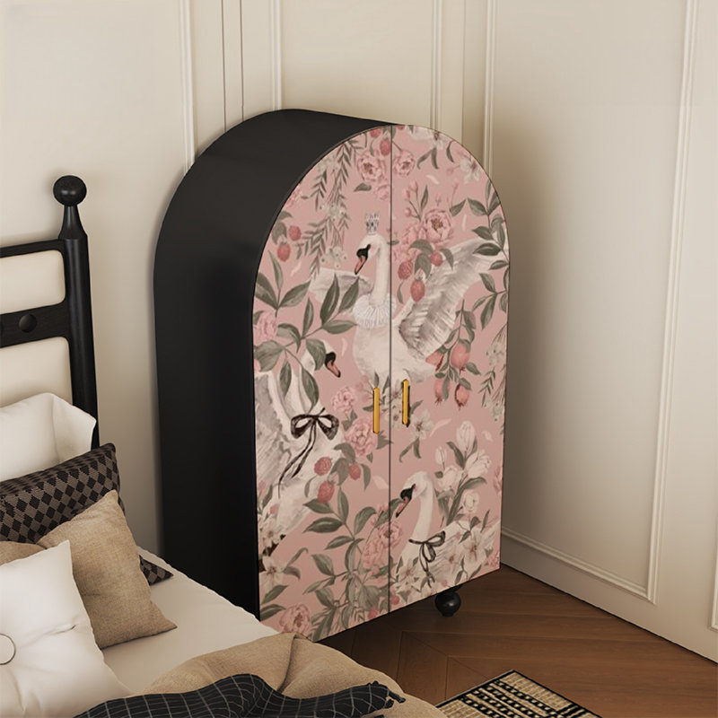 Armoire arquée avec tablettes et portes