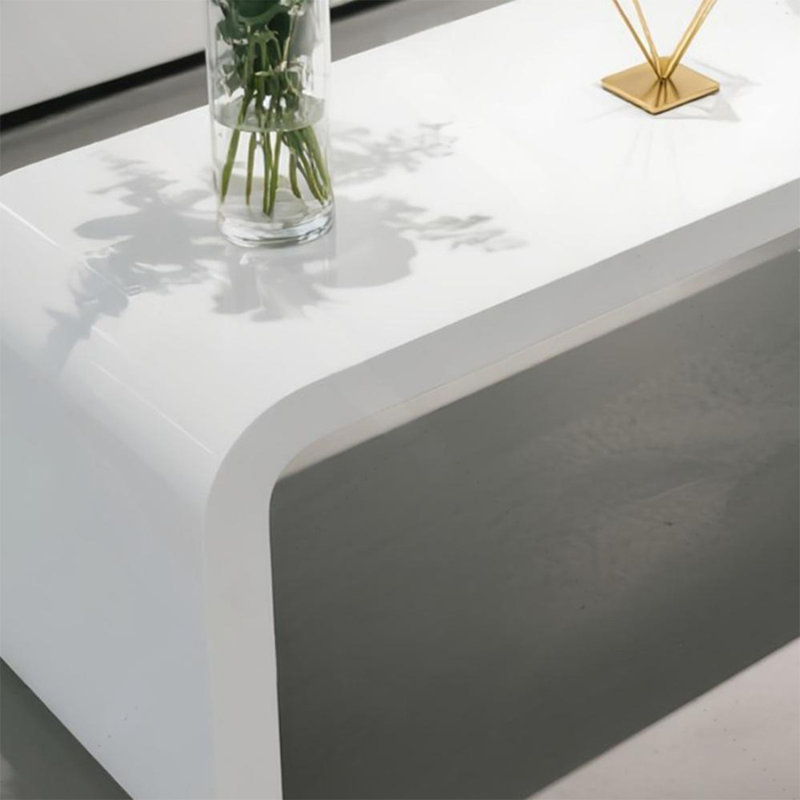 Table de présentation incurvée blanc brillant, H 23,62 po x l 59,06 po x P 15,75 po