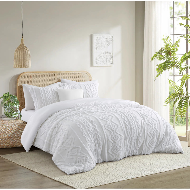 Algoma 3 Piece Modern Geometric Comforter Set, White, KingComforter + 2 King Shams