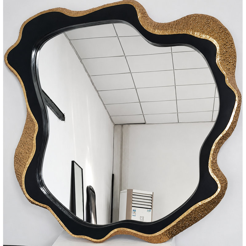 Wavy Mirror