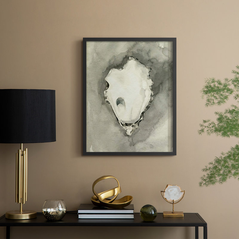 «Neutral Oyster Shell I», reproduction encadrée - bois massif, Noir, noir, noir, noir, H 30 po x l 24 po