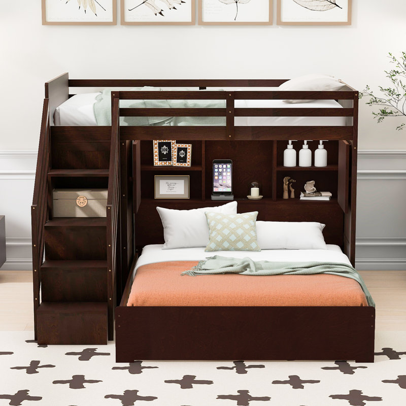 Lit simple superposé au dessus d'un lit double avec escalier de rangement, garde-robe, port USB et éclairage, bois espresso