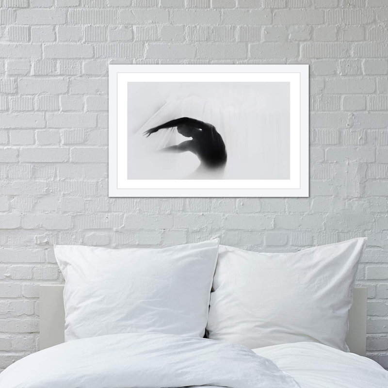 « the danse of silence », impression sur toile, H 16 po x l 24 po x P 1 po, Papier avec cadre blanc