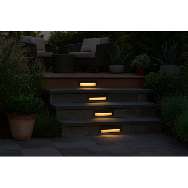 Hinkley Taper Landscape Light, 3" H x 8" W x 1" D