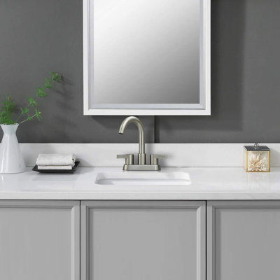 Robinet de lavabo de salle de bain moderne en nickel brossé ° pivotant ° pour un contrôle sans effort