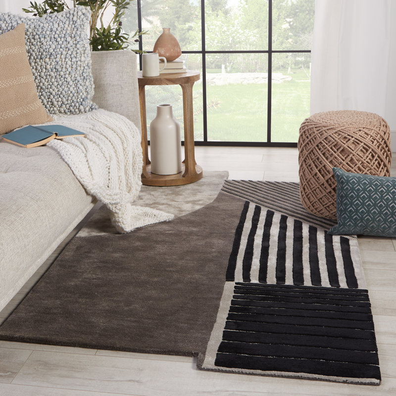 Handmade Black and Gray Geometric Wool Rug