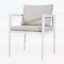 Ensemble de 2 chaises d'extérieur élégantes toutes saisons, structure en aluminium blanc avec coussins beiges, capacité de 300 lb-156427561-156427562