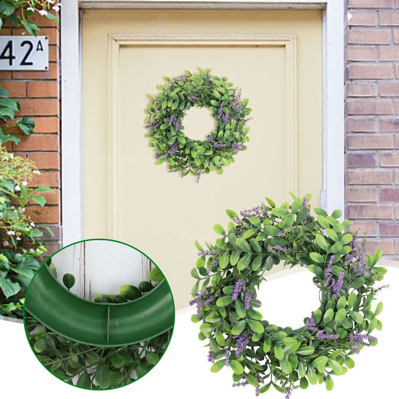 Plastic 30cm Wreath