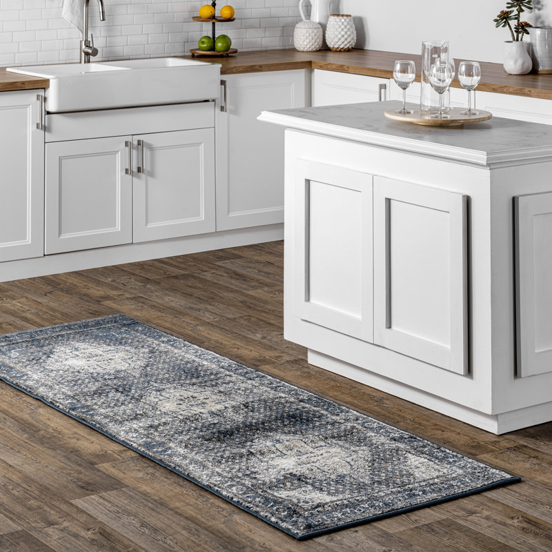 Indoor Rug, Runner 2'8" x 7'11"