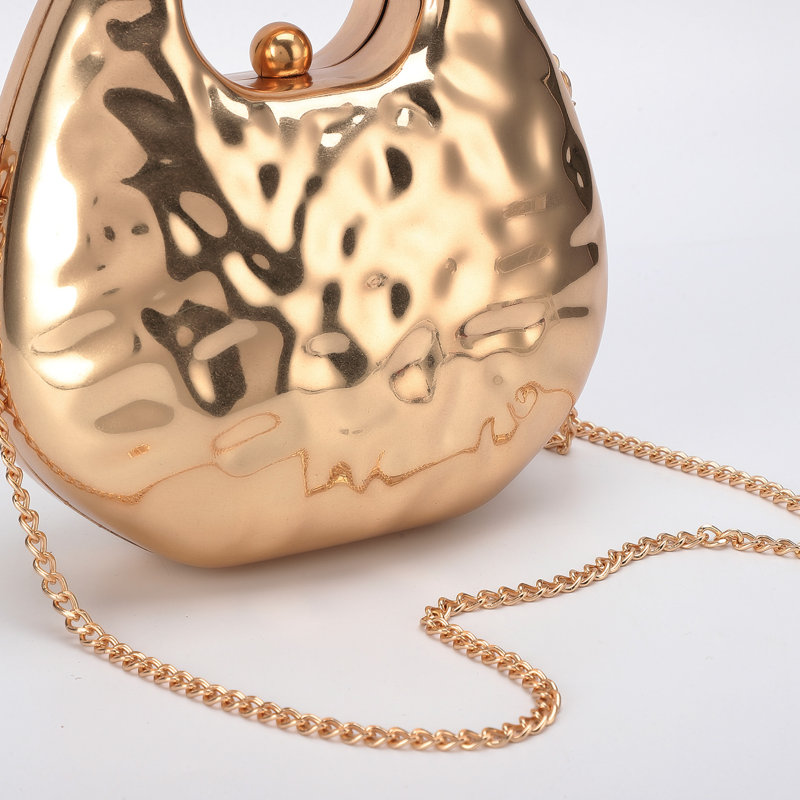 Elegant Metallic Purse with Detachable Chain