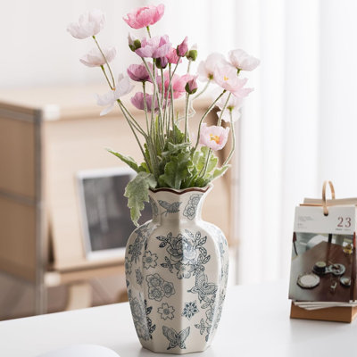 Vase en céramique bleu et blanc fabriqué à la main, vase floral de style chinois rétro pour la décoration intérieure, contour hexagonal avec des motifs élégants, parfait pour la console, le manteau de cheminée ou l'étagère
