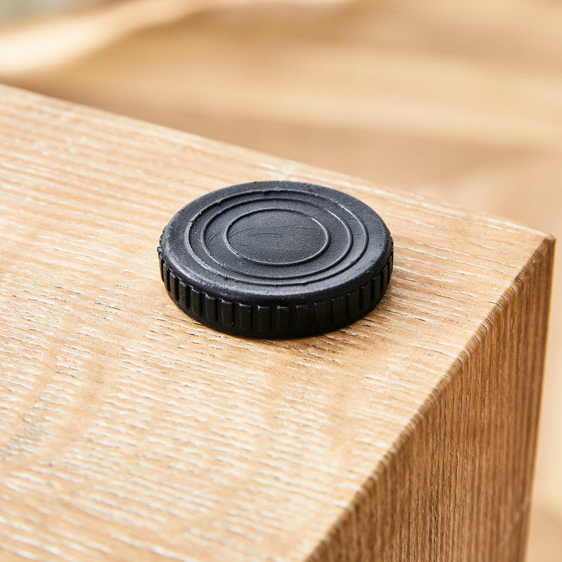 Table basse moderne, 30 x 30 x 50 cm, avec une texture de grain de bois naturel et une finition délicate qui met en valeur votre salon.