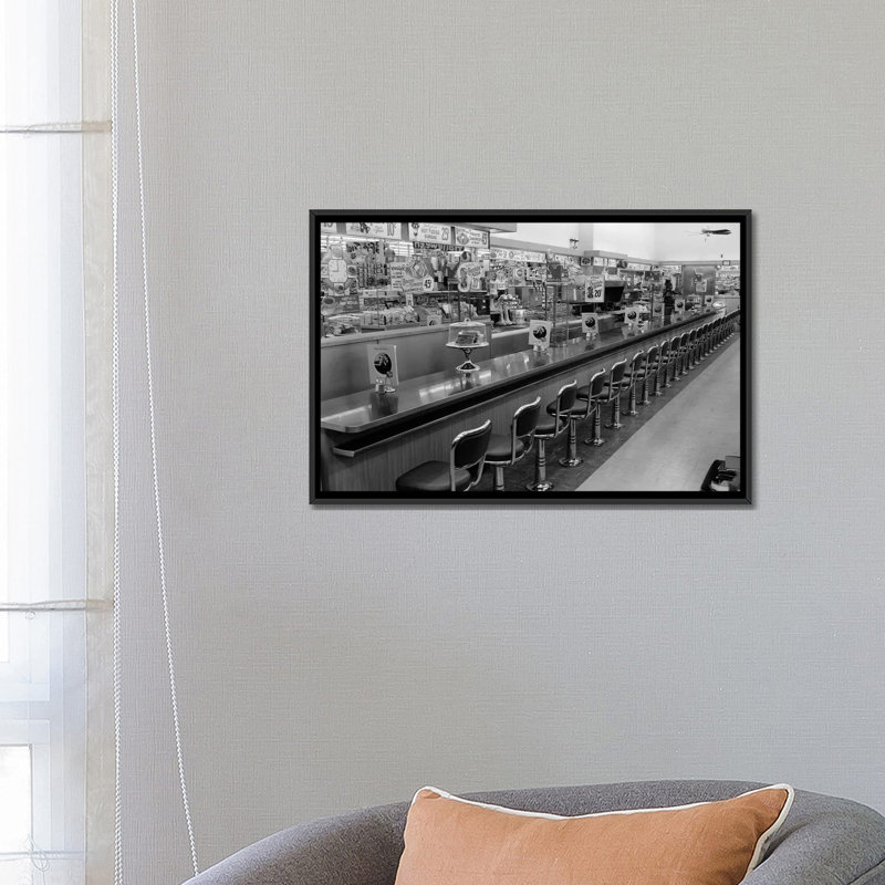 Reproduction de photo sur toile tendue, "années 1950-années l’intérieur du comptoir avec tabourets chromés", Toile tendue