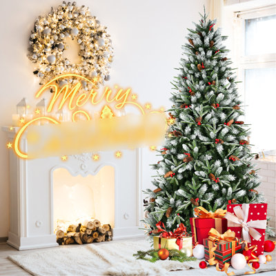 Arbre de Noël de 4 pi avec 747 pointes, baies rouges décorées et pin d'apparence naturelle, branches en Pe + enneigées, conception à charnières à installation rapide et facile, support en métal Long + Frosted Pe +
