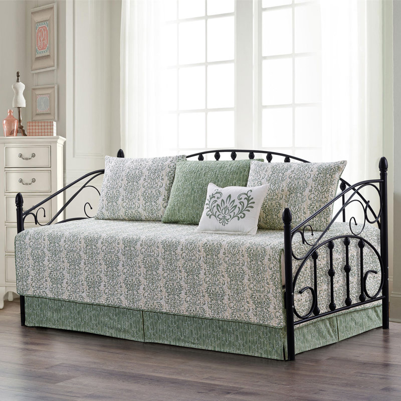 Nika Polyester Damask Quilt