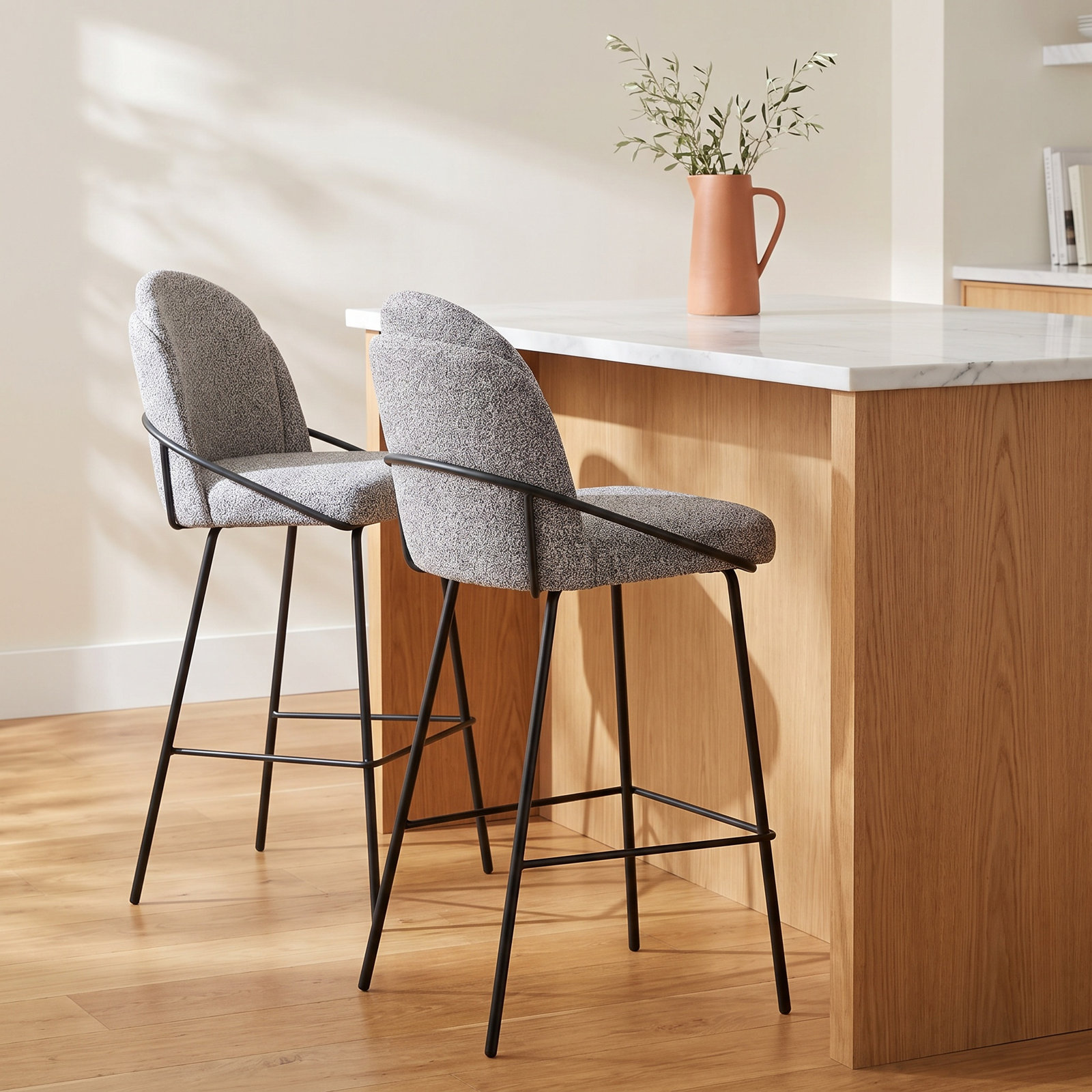 Aleashia Bar and Counter Stool, Bar Stool (30.3" Seat Height), Gray