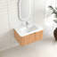 Meuble-lavabo de salle de bain flottant 30 po au fini noyer naturel, bords arrondis lisses, cuve en céramique blanche, pré-assemblé, tiroir intelligent, mécanisme de fermeture en douceur