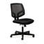 Chaise de travail en cuir à dossier en filet avec inclinaison synchronisée HON Volt Series, pouvant supporter jusqu'à 250 lb, noir-113007674-113007675-113007677