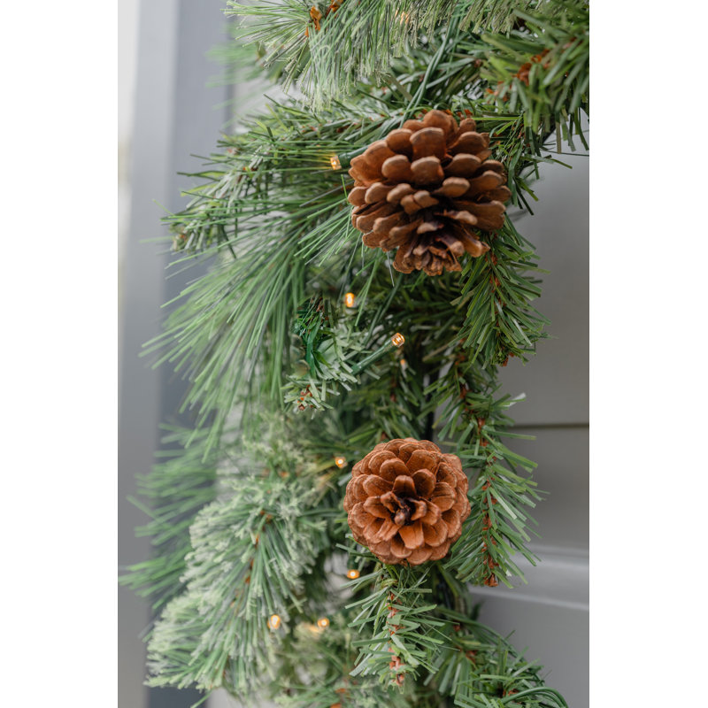 BRAMPTON Faux Lighted 66cm Wreath
