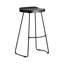 Tabouret de bar et de comptoir Geonna en bois massif, style selle, avec repose-pieds-366021793-343382046