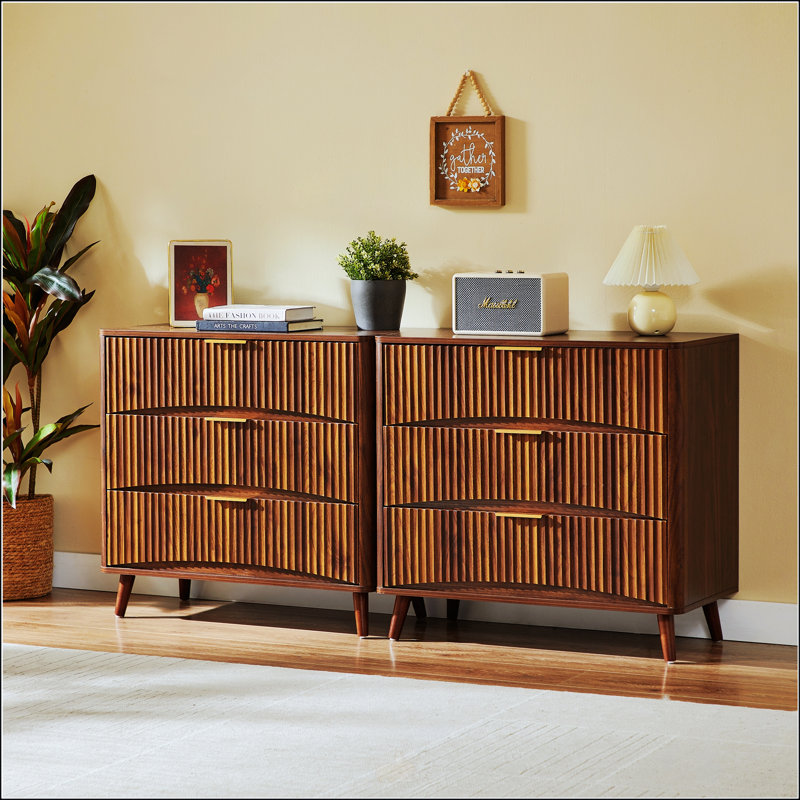 Ensemble de commode 3 tiroirs cannelés de style Mid-Century avec rainures verticales et poignées en métal pour le rangement