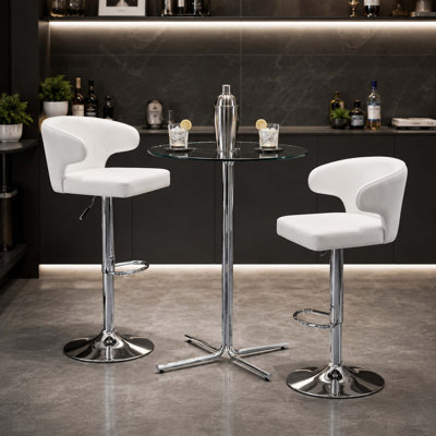 Ensemble de table de bar moderne 3 pièces avec tabourets pivotants, plateau en verre trempé, hauteur réglable, capacité de 300 lb et base de protection du sol pour la cuisine ou le salon.