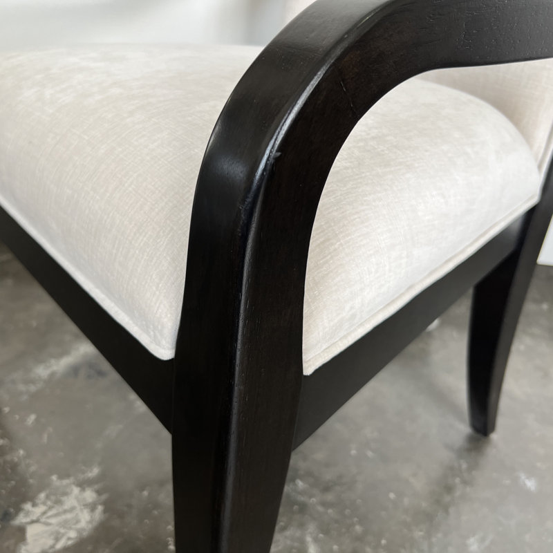 Chaise avec accoudoirs rembourrée Nina