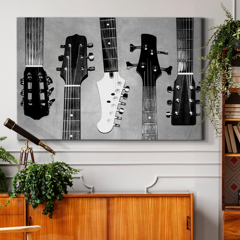 «Guitare tête I», reproduction de photo sur toile tendue, H 60 po x l 40 po x P 1 po