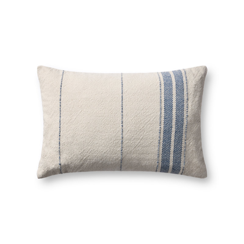 Coussin décoratif Magnolia Home par Joanna Gaines x Loloi Selena, Beige/bleu, Polyester, Rectangle H 21 po x l 13 po