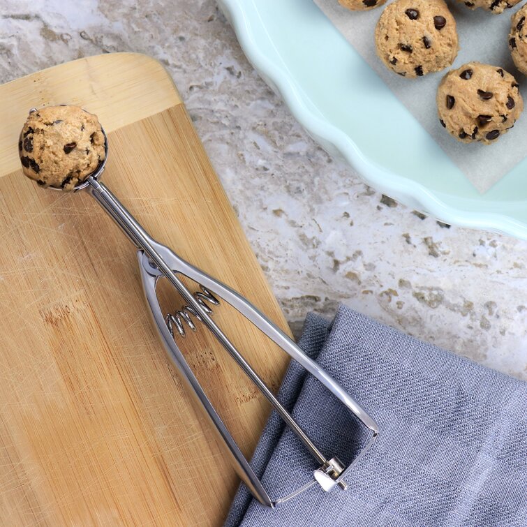 New Pampered Chef Large Ice Cream Scoop