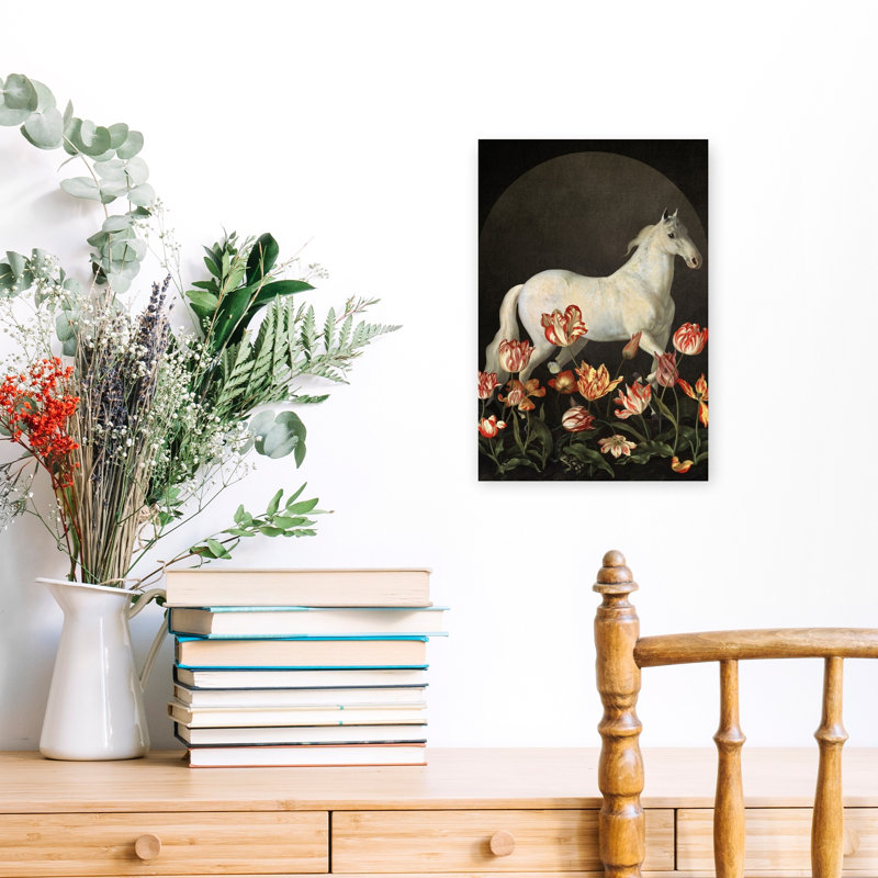 Cheval blanc en fleurs, art dramatique classique, tulipe, nature, printemps, H 18 po x l 12 po