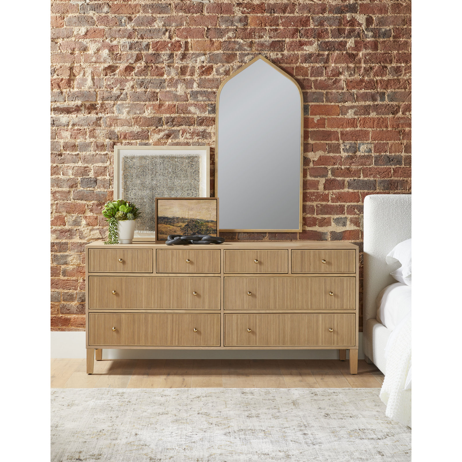 Taube 8 - Drawer Double Dresser