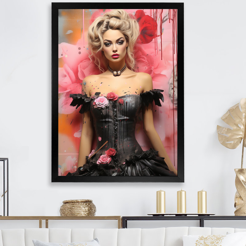 Poupée sensuelle noire et rose II, Cadre simple noir, H 32 po x l 24 po x P 1 po