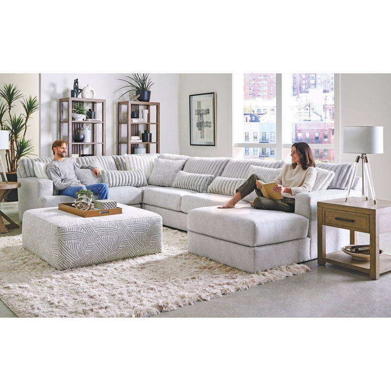 Zyyon 4-Piece Chaise Sectional, Right Hand Facing