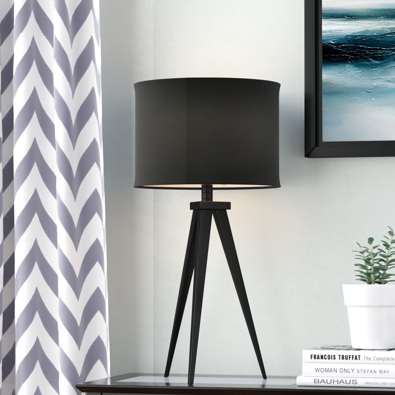 Lampe de table trépied noire 28 po Cas