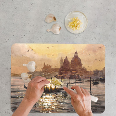 Planche à découper en verre Venetian Seascape représentant un paysage italien rétro idéal pour la décoration de la maison et du bureau