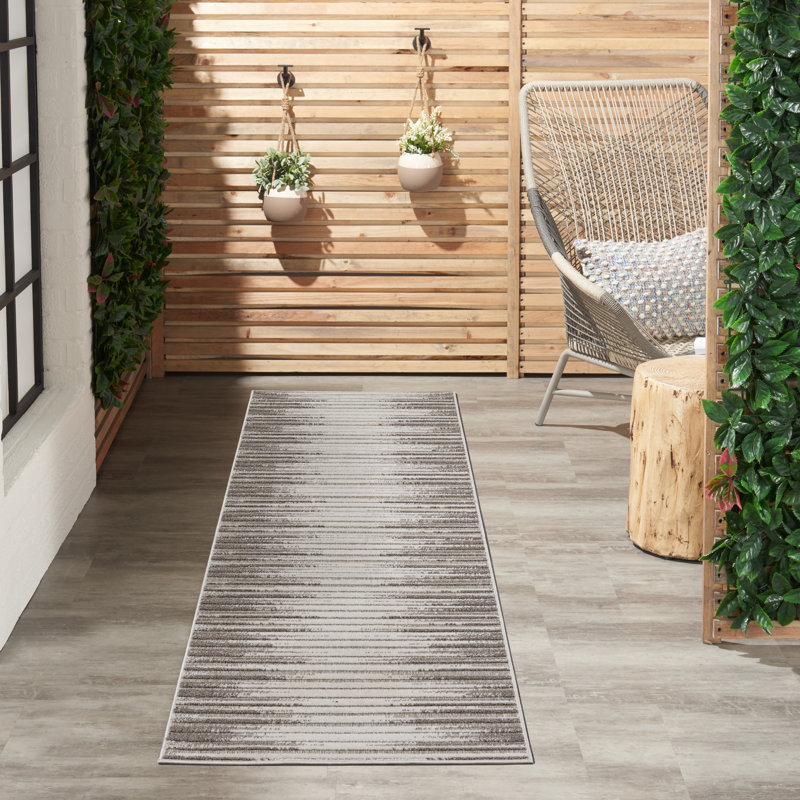 Tapis d'intérieur / extérieur gris Bessoir, Rectangle 7 pi 10 po x 9 pi 10 po
