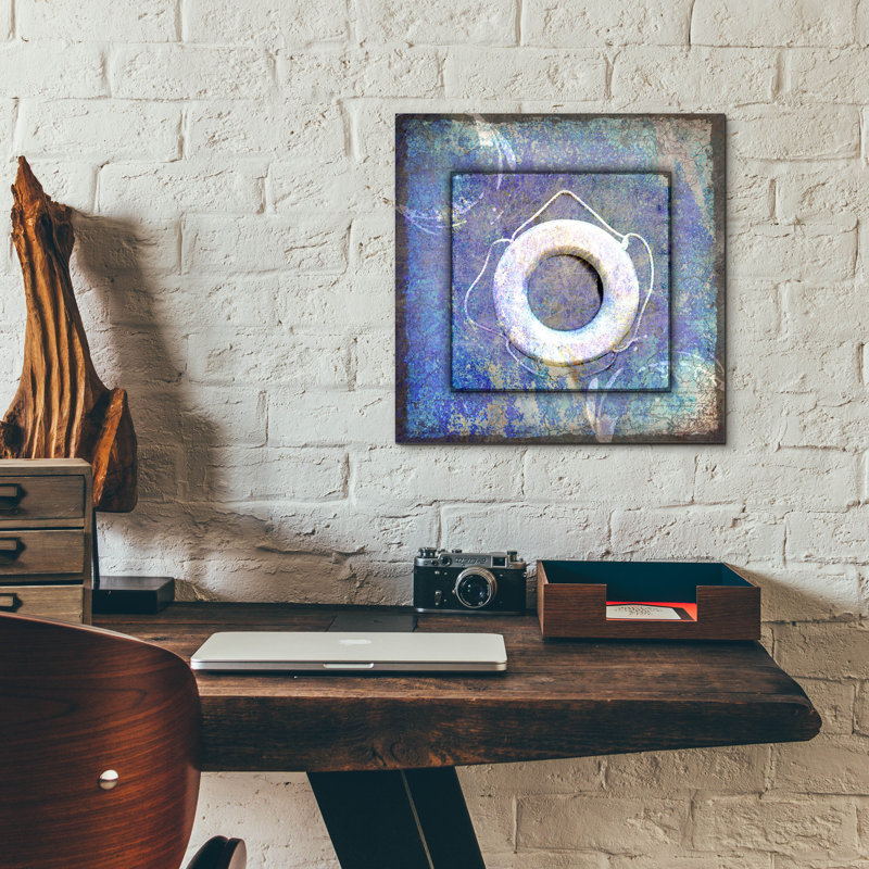 «Beach House Life Saver» par Lightbox Journal, H 12 po x l 12 po x P 0,13 po
