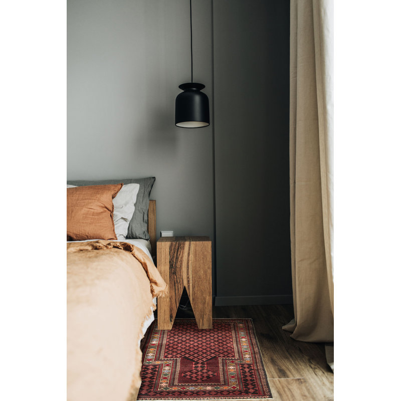 Tapis noir Teimani 2 pi 9 po x 4 pi 5 po