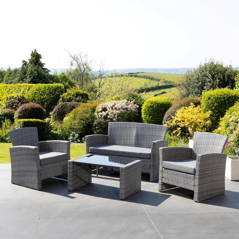 Wicker 4 - Person Garden Lounge Set with Cushions