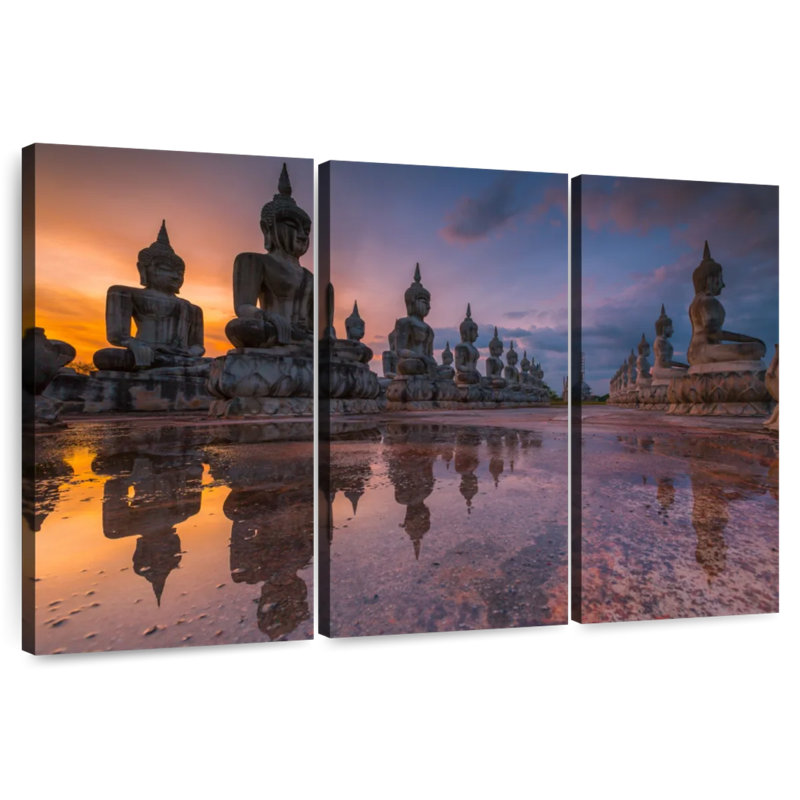 Adella Nakhon Si Thammarat Buddhas, H 42 po x l 65 po
