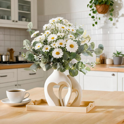 Double vases en céramique blanc pur en forme de cœur, avec un style nordique simple, convenant aux bureaux personnels et aux mariages pour décorer et exposer